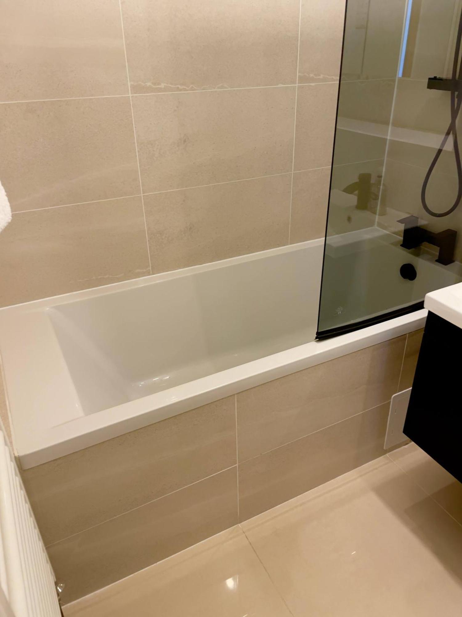 Bright And Beautiful 2bdr Flat Apartament *